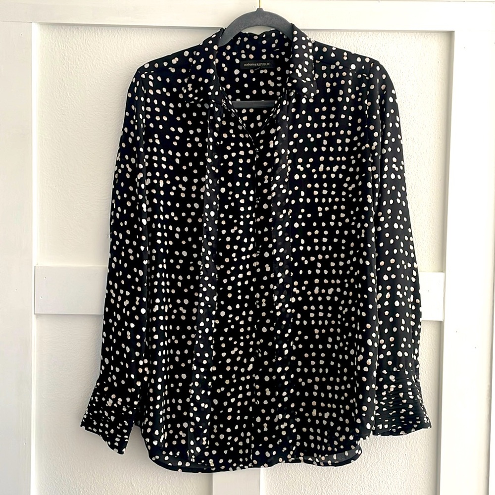 Banana Republic Tie Neck polka dot blouse size SMALL